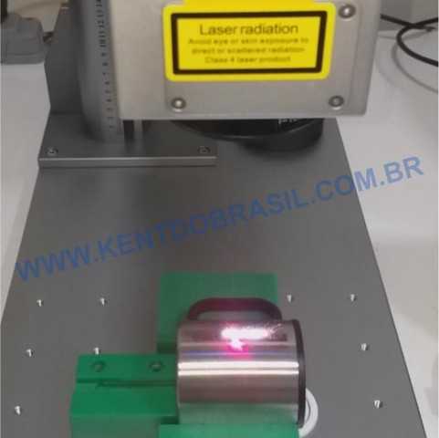 Máquina de gravação a laser em metal